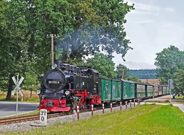 im Urlaub auf dem Bauernhof auf Rügen mit der Dampfeisenbahn Rasender Roland fahren