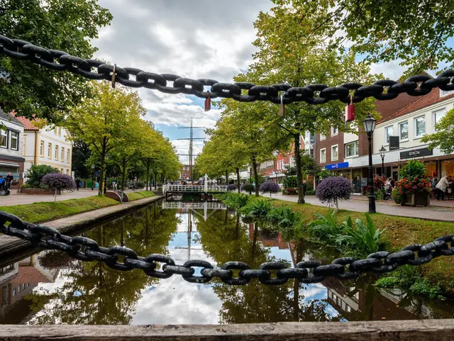 Die innenstadt von Papenburg mit Blick auf die Ems