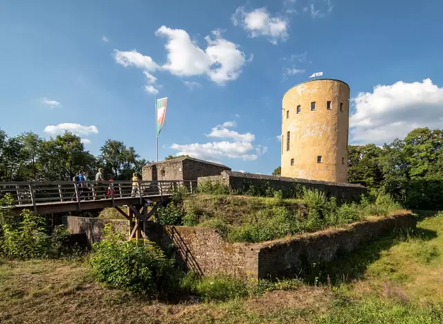 im Urlaub auf dem Bauernhof die Ginsburg in Hilchenbach erkunden