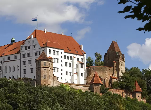 im Urlaub in der Oberpfalz die Burg Trausnitz in Landshut besuchen 