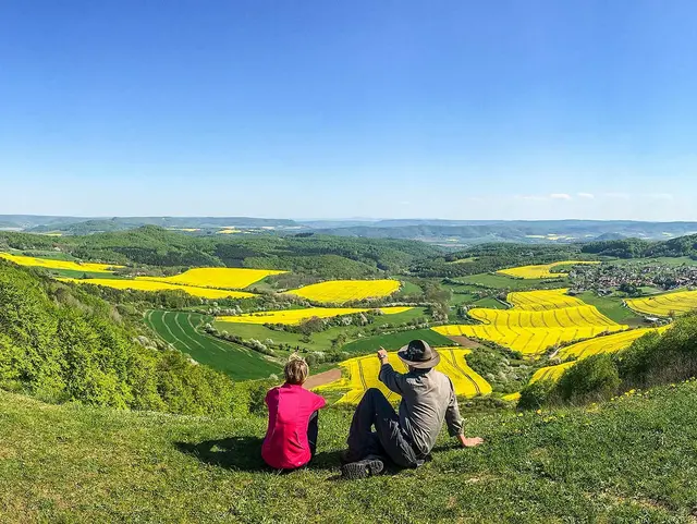 im Wanderurlaub im Eichsfeld auf dem Premiumweg wandern und die Umgebung erkunden