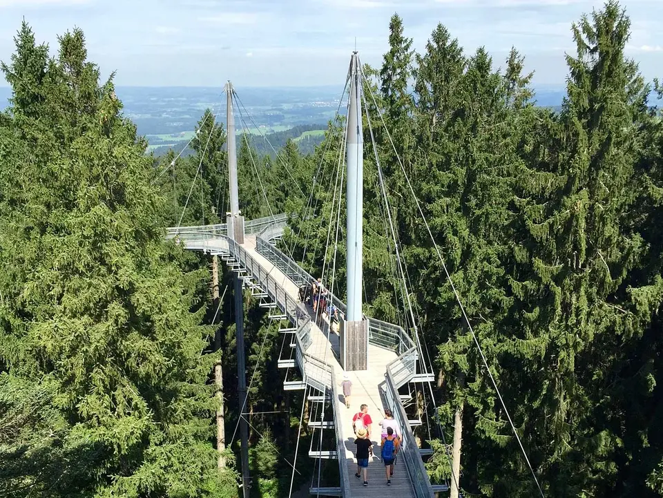 im Urlaub auf dem Bauernhof im Allgäu den skywalk Naturerlebnispark besuchen