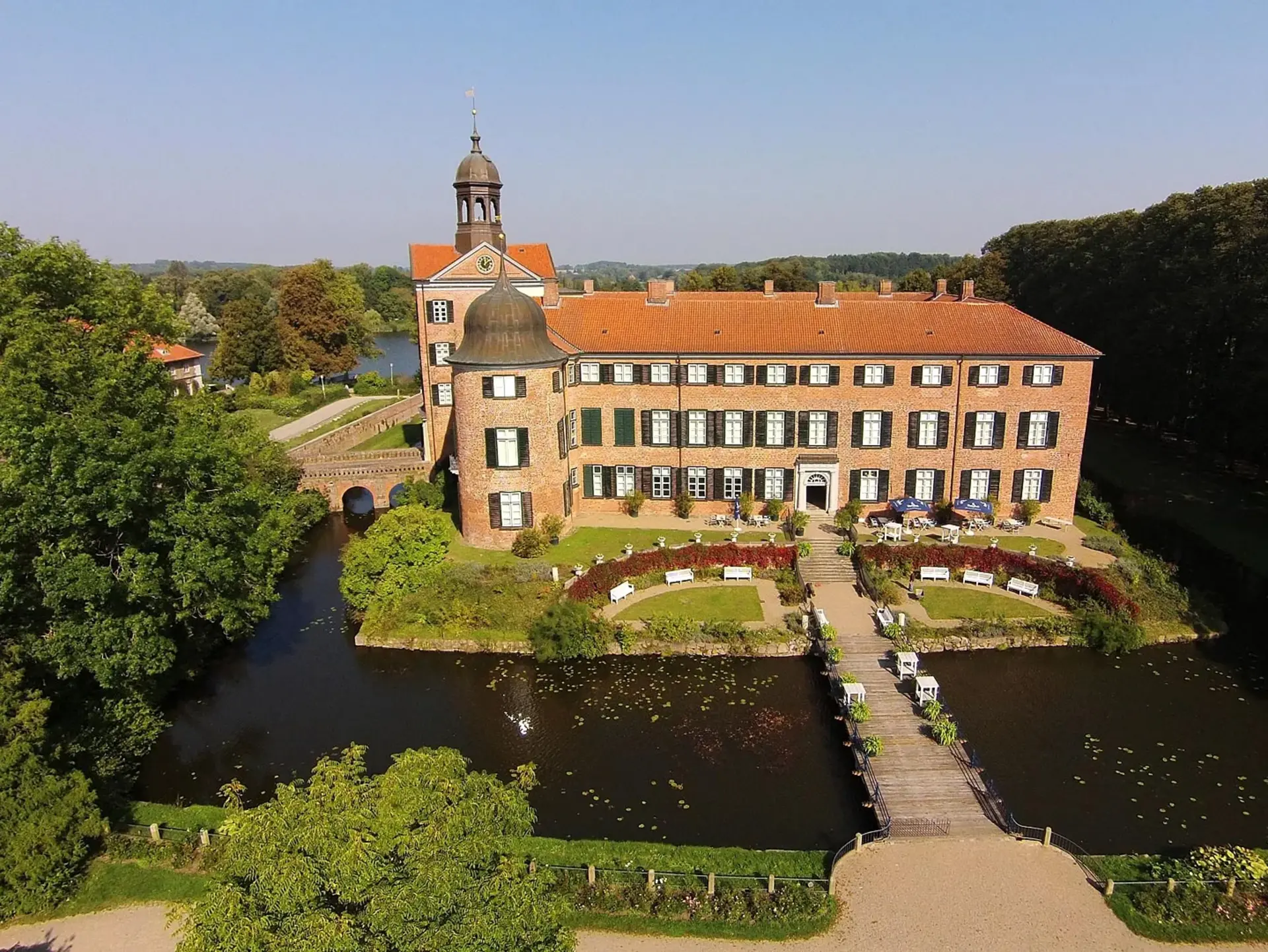 im Urlaub in der Holsteinischen Schweiz das Schloss Eutin in Ostholstein besichtigen