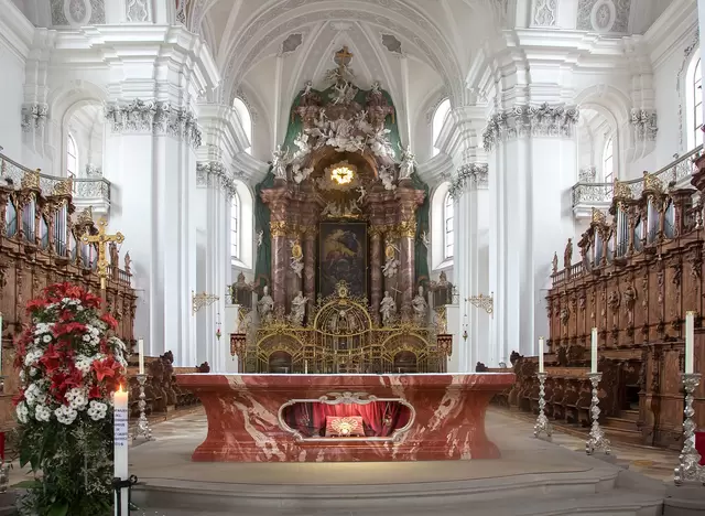 im Urlaub auf dem Bauernhof in Oberschwaben die Basilika in Weingarten besuchen