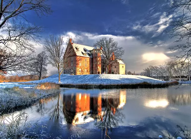 im Urlaub die Mecklenburgische Seenplatte erkunden und das Schloss Ulrichshusen bestaunen