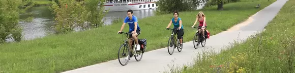 Radfahren im Taubertal bei Wertheim - © Tourismusverband Liebliches Taubertal e.V., Peter Frischmuth im Urlaub im Taubertal eine Radtour machen