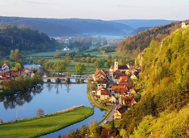 im Urlaub auf dem Bauernhof in der Oberpfalz Kallmünz am Zusammenfluss von Vils und Naab besuchen