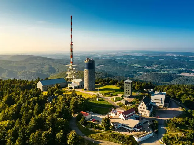 Vom Inselberg bei Brotterode-Trusetal hat man einen herrlichen Ausblick in den Thüringer Wald.