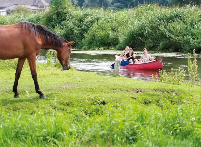 im Urlaub auf dem Bauernhof am Niederrhein einen Paddelausflug unternehmen