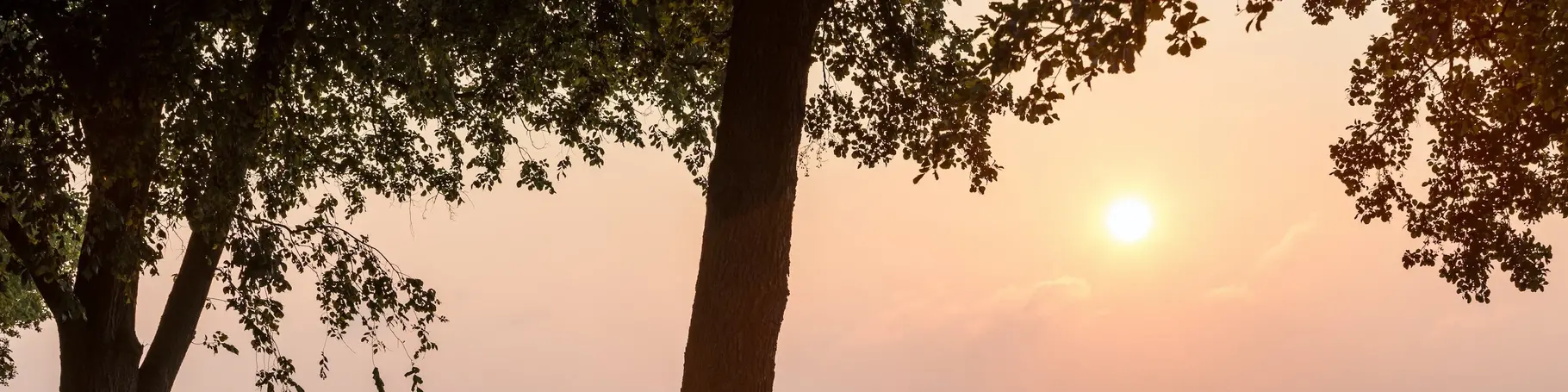 Idyllischer Sonnenuntergang am Scharmützelsee im Oder-Spree Seenland