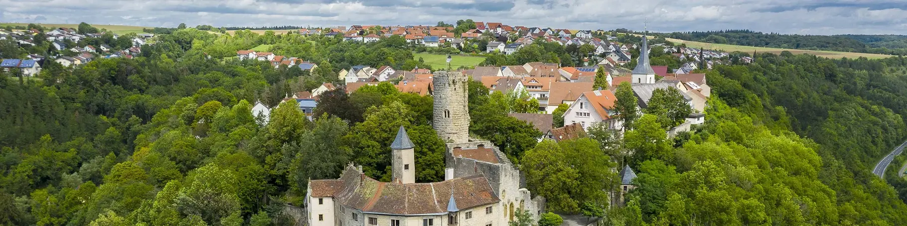 im Urlaub auf dem Bauernhof in Hohenlohe - Schwäbischer Wald die Burg Krautheim und das Burgmuseum besuchen