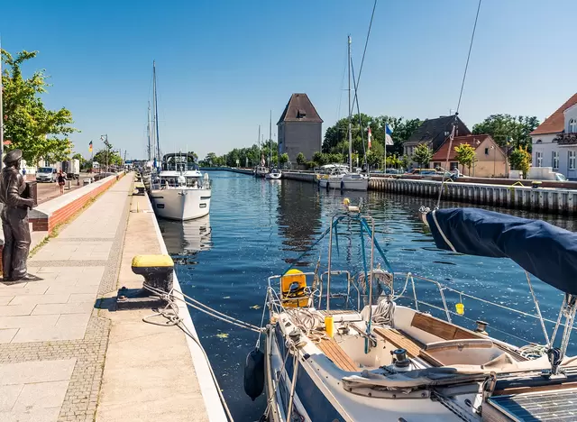 im Urlaub am Stettiner Haff den Stadthafen von Ueckermünde besuchen