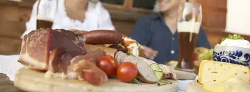 Wurst und Käse beim Bauern genießen - © Blauer Gockel, Hausgemachte Produkte im Urlaub auf dem Bauernhof genießen