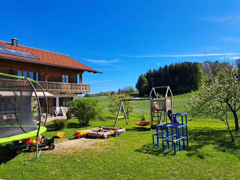 Hof mit Spielplatz