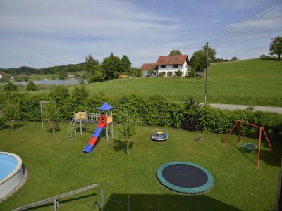 Spielplatz und Seesicht