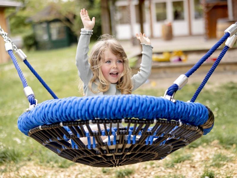 Spielplatz auf dem Hof Hardthöhe im Mittelrheintal